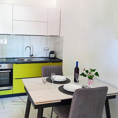 Apartments Nela Пула Екстериор снимка