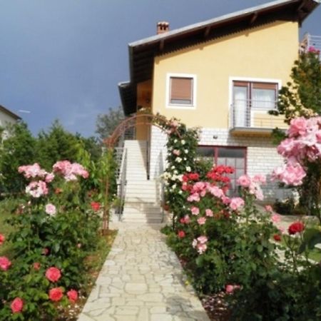 Apartments Nela Пула Екстериор снимка