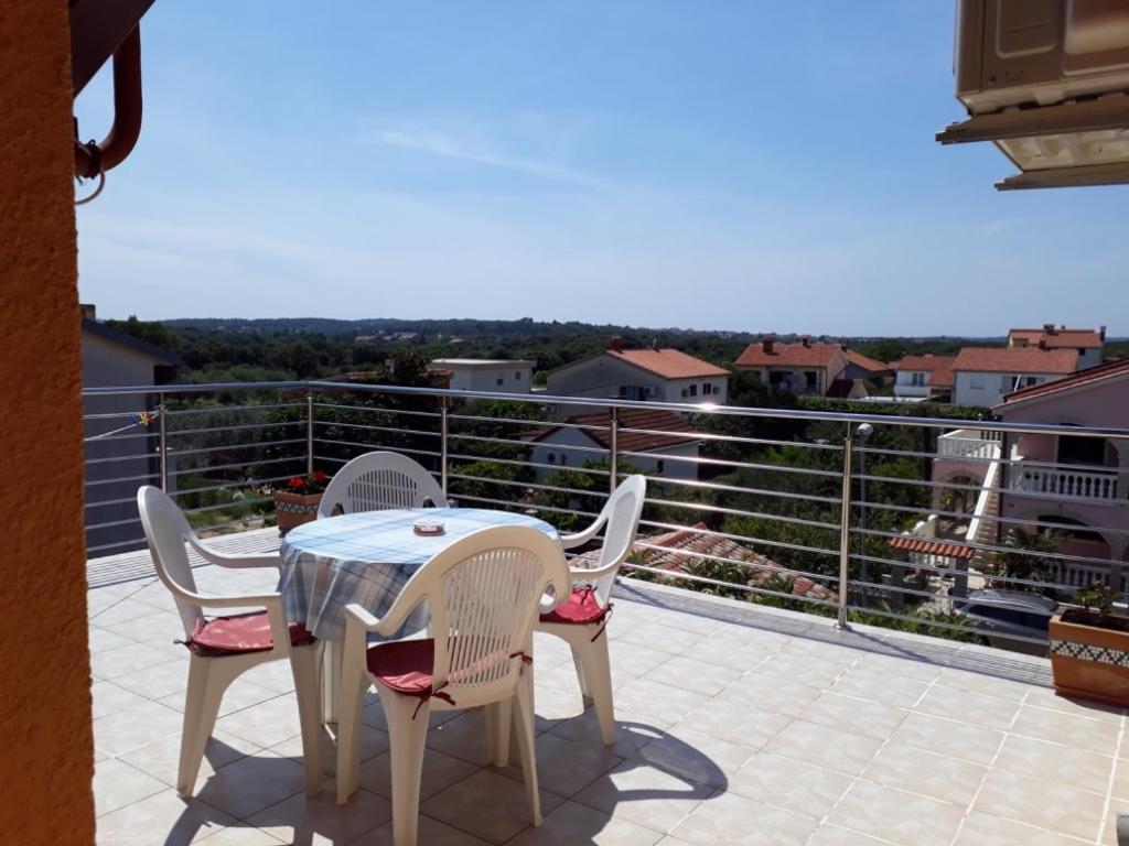 Apartments Nela Пула Екстериор снимка