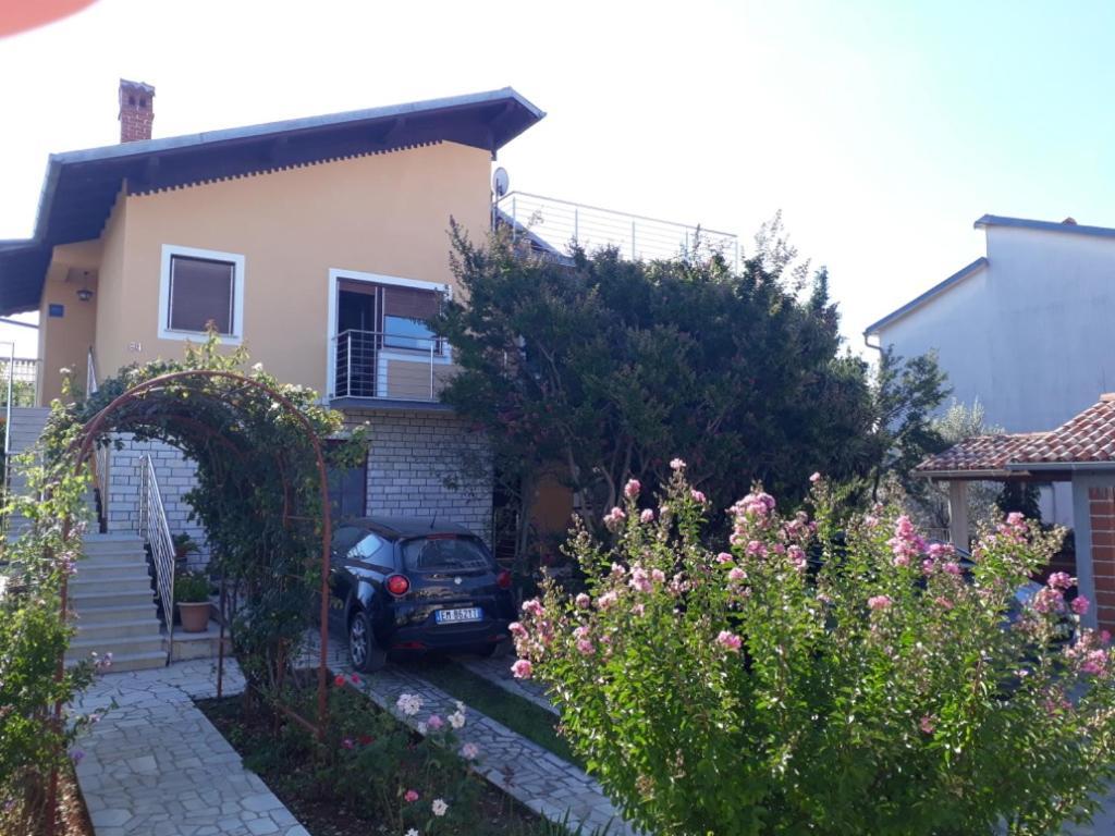Apartments Nela Пула Екстериор снимка