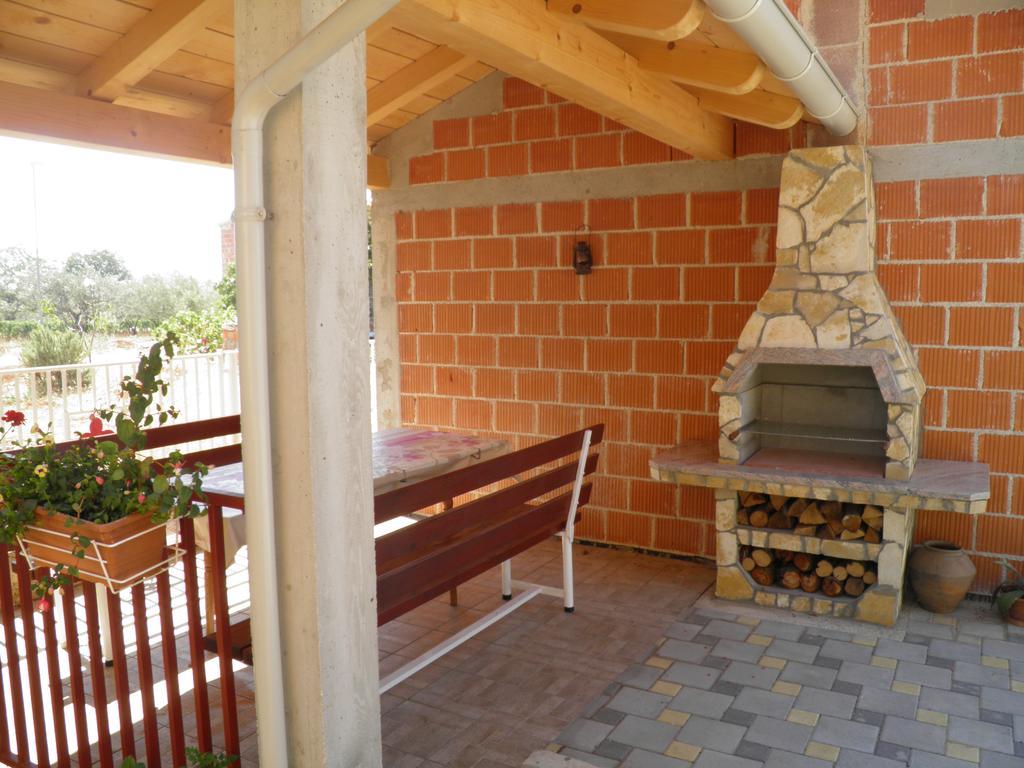 Apartments Nela Пула Екстериор снимка